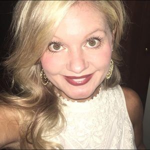 Meet your Posher, Natalie